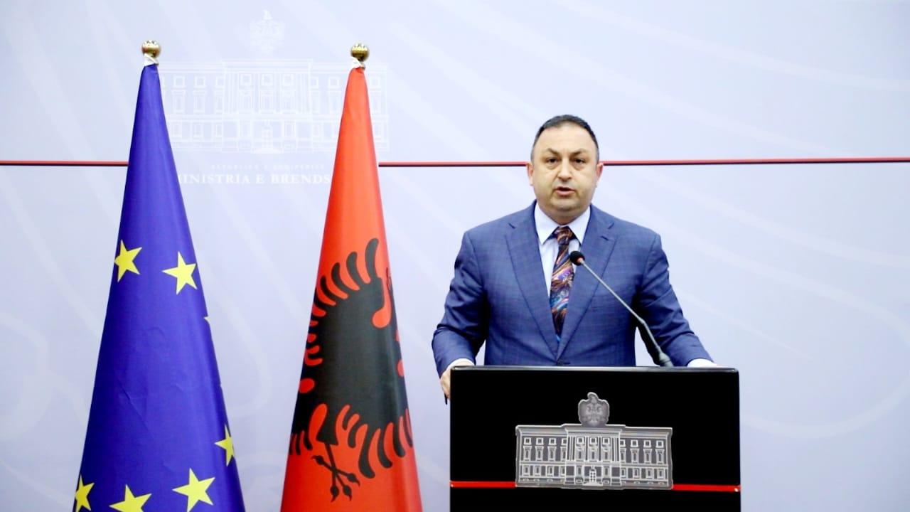 Zgjedhjet, Hoxha: Shtyhet afati i vlefshmërisë së mjeteve të ID për votuesit në Shqipëri